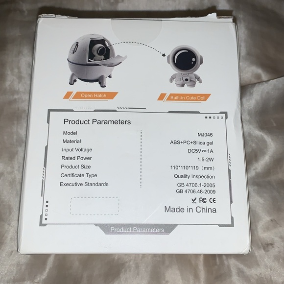 NEW Humidifier - spaceship and spaceman design - Picture 14 of 15